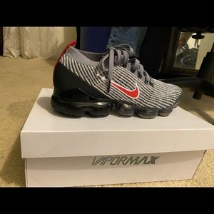 Men’s size 9 Vapormax Flyknit 3